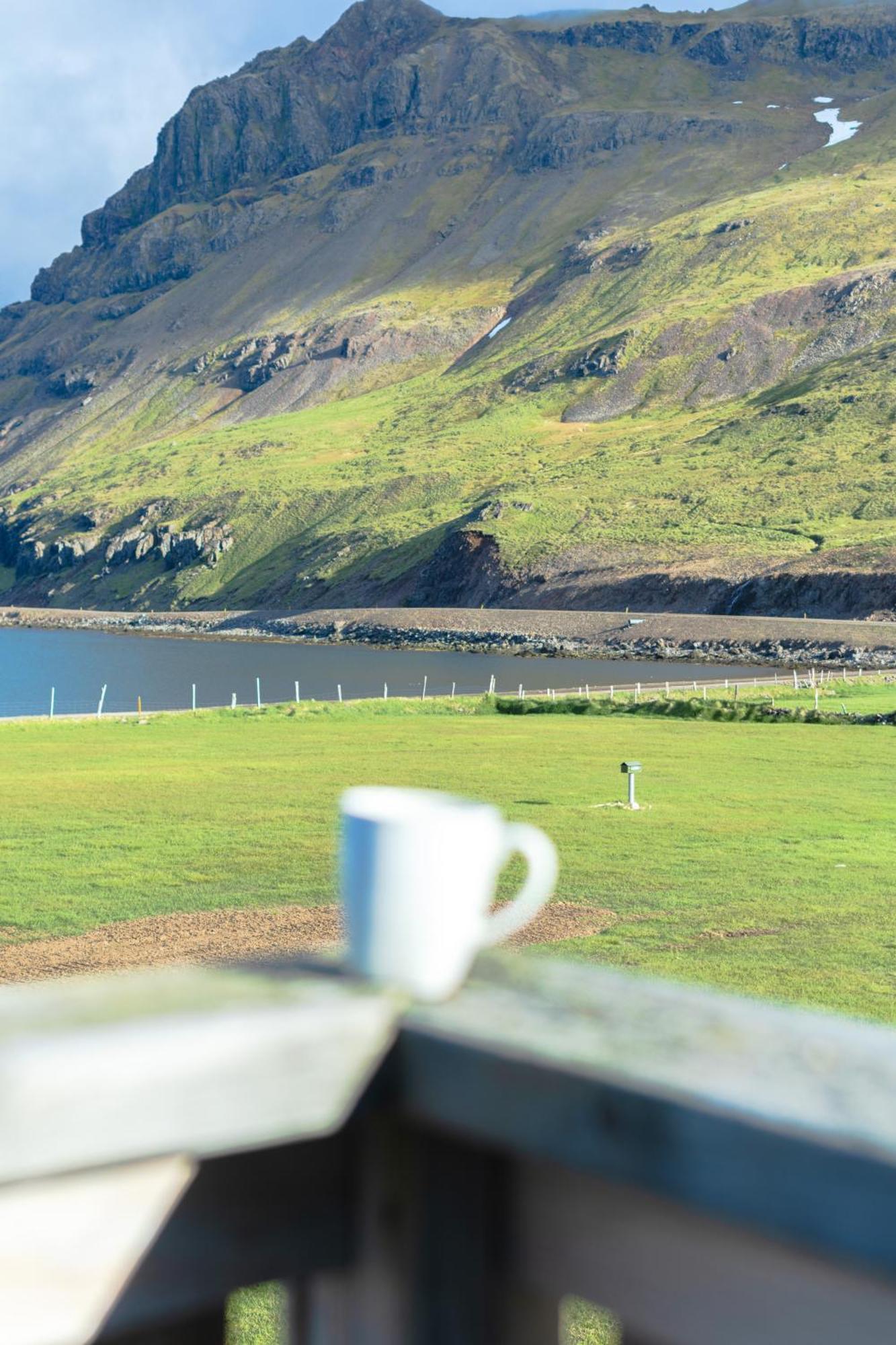 Urdartindur Guesthouse And Cottages Northurfjorthur Exterior foto