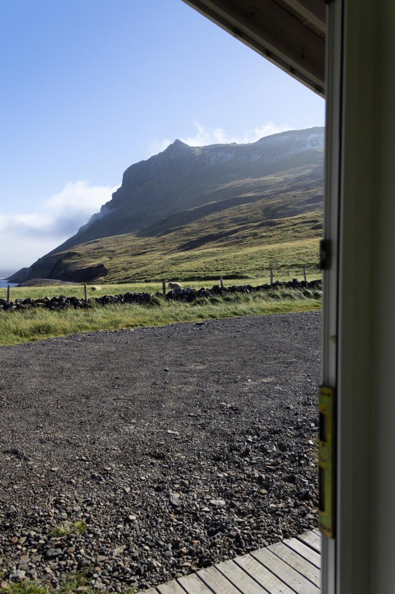 Urdartindur Guesthouse And Cottages Northurfjorthur Exterior foto