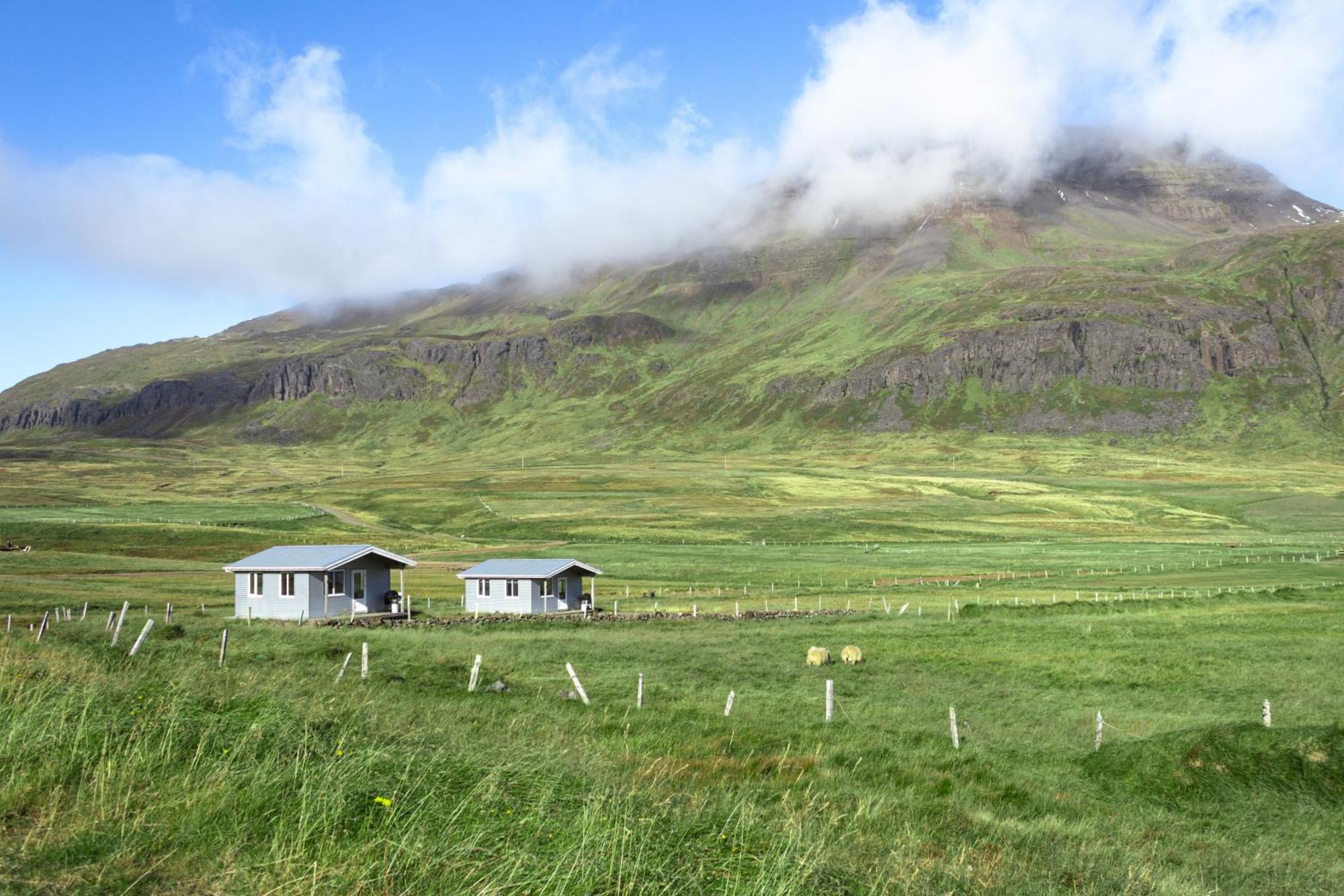 Urdartindur Guesthouse And Cottages Northurfjorthur Exterior foto